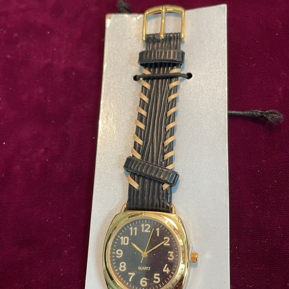 Avon vintage Y2K Elegant Black and Gold Watch - Picture 3 of 10